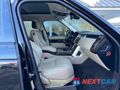 Piąte zdjęcie samochodu w środku: 2019 LAND ROVER RANGE ROVER HSE VIN:SALGS2SV7KA516858 - miniatura