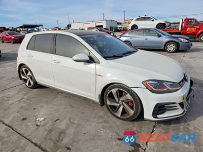 Czwarte zdjęcie samochodu z boku: 2018 VOLKSWAGEN GTI S VIN:3VW547AU8JM266804 - miniatura