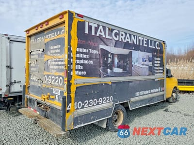 Trzecie zdjęcie samochodu z tyłu: 2007 GMC SAVANA BOX TRUCK VIN:1GDHG31U271900688 - miniatura