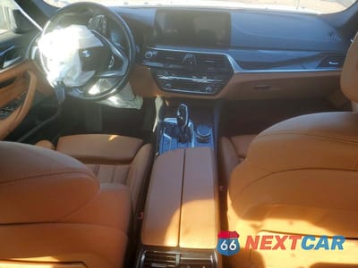 Zdjęcie 8 z 12 samochodu: 2021 BMW 530 XI VIN:WBA13BJ07MWX36195 - miniatura