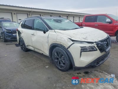 Czwarte zdjęcie samochodu z boku: 2023 NISSAN ROGUE SV VIN:JN8BT3BA0PW009266 - miniatura