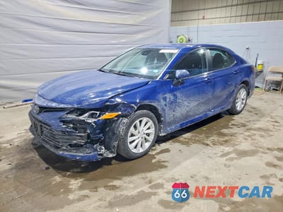 2024 TOYOTA CAMRY LE 4T1C11BK5RU119727 - główne zdjęcie licytacji z USA - miniatura