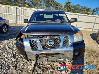 Piąte zdjęcie samochodu w środku: 2014 NISSAN TITAN S VIN:1N6BA0ED6EN516680 - miniatura