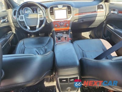 Zdjęcie 8 z 12 samochodu: 2014 CHRYSLER 300 VIN:2C3CCAAG8EH182835 - miniatura