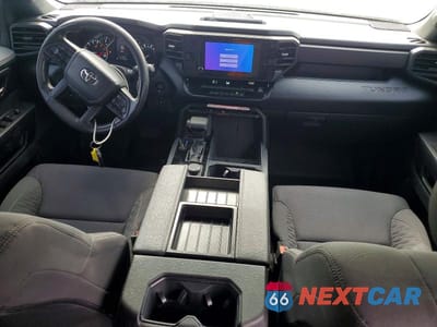 Zdjęcie 8 z 12 samochodu: 2025 TOYOTA TUNDRA CREWMAX SR VIN:5TFLA5AB9SX041647 - miniatura