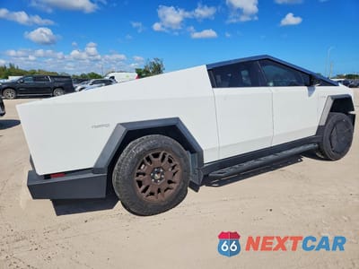 Trzecie zdjęcie samochodu z tyłu: 2024 TESLA CYBERTRUCK VIN:7G2CEHED7RA014463 - miniatura