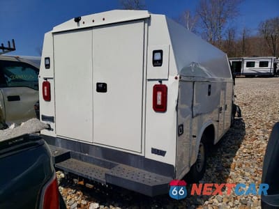 Trzecie zdjęcie samochodu z tyłu: 2023 CHEVROLET EXPRESS G3500 VIN:1GB0GRFPXP1149996 - miniatura