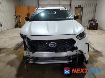 Piąte zdjęcie samochodu w środku: 2022 TOYOTA HIGHLANDER XSE VIN:5TDLZRBH4NS255460 - miniatura