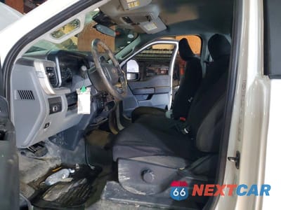 Piąte zdjęcie samochodu w środku: 2024 FORD F350 SUPER DUTY VIN:1FDRF3HT0REC73909 - miniatura