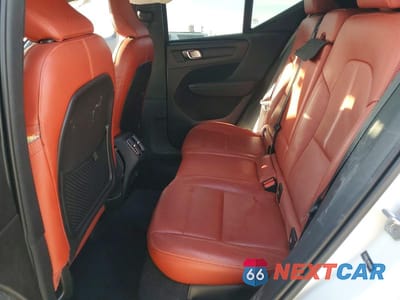 Zdjęcie 11 z 13 samochodu: 2021 VOLVO XC40 T5 INSCRIPTION VIN:YV4162UL3M2549038 - miniatura