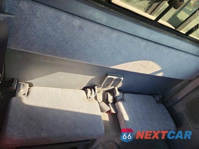 Zdjęcie 10 z 11 samochodu: 2000 TOYOTA TACOMA XTRACAB VIN:4TAWN72N3YZ672392 - miniatura