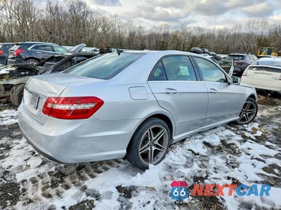 Trzecie zdjęcie samochodu z tyłu: 2010 MERCEDES-BENZ E 350 4MATIC VIN:WDDHF8HB2AA231828 - miniatura