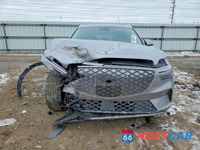 Piąte zdjęcie samochodu w środku: 2023 GENESIS GV70 VIN:5NMMCET10PH000942 - miniatura