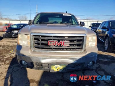 Piąte zdjęcie samochodu w środku: 2008 GMC SIERRA C1500 VIN:3GTEC13C38G311745 - miniatura