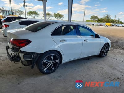 Trzecie zdjęcie samochodu z tyłu: 2021 MERCEDES-BENZ A 220 VIN:W1K3G4EB9MJ308459 - miniatura