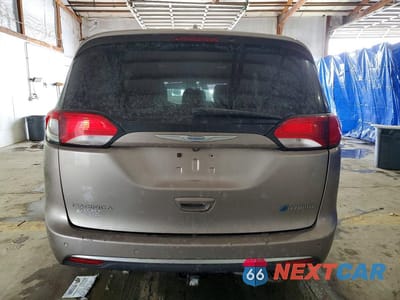 Zdjęcie 6 z 13 samochodu: 2018 CHRYSLER PACIFICA HYBRID LIMITED VIN:2C4RC1N78JR213053 - miniatura