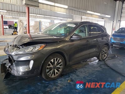 2020 FORD ESCAPE TITANIUM 1FMCU9J97LUB15223 - główne zdjęcie licytacji z USA - miniatura