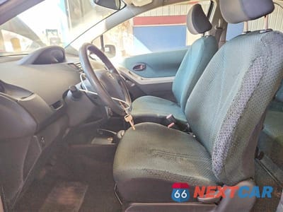 Zdjęcie 7 z 12 samochodu: 2007 TOYOTA YARIS BASE VIN:JTDJT923875137806 - miniatura
