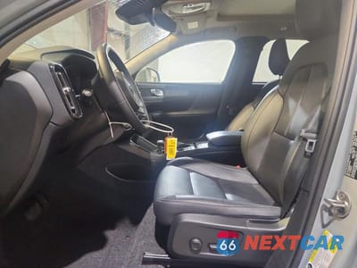 Zdjęcie 7 z 13 samochodu: 2025 VOLVO XC40 CORE VIN:YV4L12UJ6S2475097 - miniatura