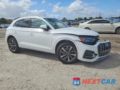 Czwarte zdjęcie samochodu z boku: 2021 AUDI Q5 PREMIUM VIN:WA1AAAFY8M2071830 - miniatura