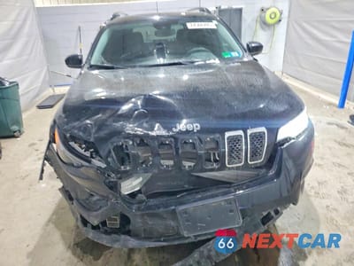 Piąte zdjęcie samochodu w środku: 2022 JEEP CHEROKEE LATITUDE LUX VIN:1C4PJMMXXND544192 - miniatura
