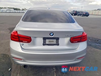 Zdjęcie 6 z 12 samochodu: 2018 BMW 320 I VIN:WBA8E1G57JNU92507 - miniatura