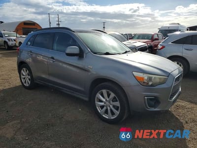 Czwarte zdjęcie samochodu z boku: 2014 MITSUBISHI OUTLANDER SE VIN:4A4AR4AU8EE015822 - miniatura