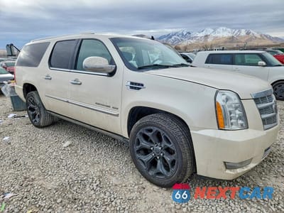 Czwarte zdjęcie samochodu z boku: 2014 CADILLAC ESCALADE ESV PLATINUM VIN:1GYS4KEF3ER102153 - miniatura