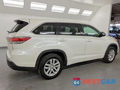 Trzecie zdjęcie samochodu z tyłu: 2015 TOYOTA HIGHLANDER LE VIN:5TDZARFH9FS014023 - miniatura