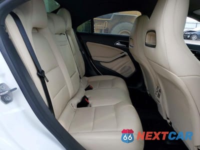 Zdjęcie 10 z 11 samochodu: 2018 MERCEDES-BENZ CLA 250 VIN:WDDSJ4EB2JN645816 - miniatura