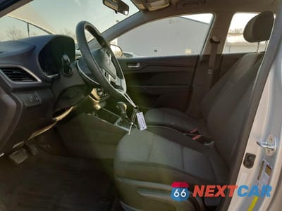 Zdjęcie 7 z 12 samochodu: 2019 HYUNDAI ACCENT SE VIN:3KPC24A34KE058078 - miniatura