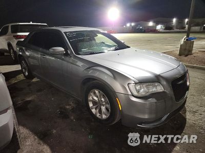 Czwarte zdjęcie samochodu z boku: 2015 CHRYSLER 300 LIMITED VIN:2C3CCAAG2FH859265 - miniatura
