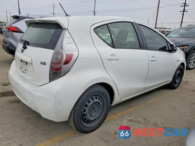 Trzecie zdjęcie samochodu z tyłu: 2013 TOYOTA PRIUS C VIN:JTDKDTB33D1528718 - miniatura