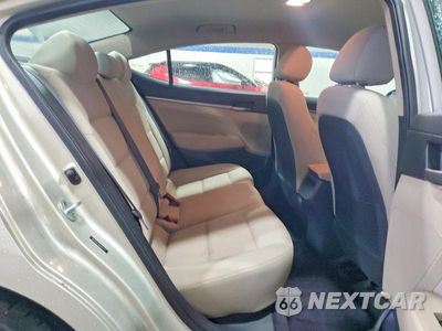 Zdjęcie 10 z 11 samochodu: 2017 HYUNDAI ELANTRA SE VIN:5NPD84LF0HH027747 - miniatura