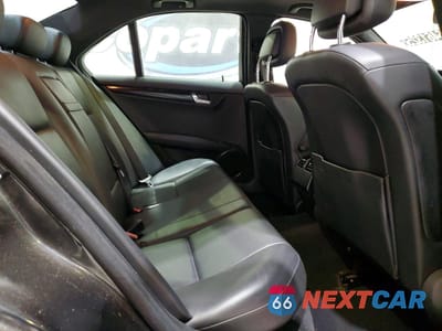 Zdjęcie 10 z 12 samochodu: 2010 MERCEDES-BENZ C 300 VIN:WDDGF5EB0AF423234 - miniatura