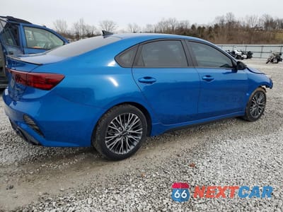 Trzecie zdjęcie samochodu z tyłu: 2023 KIA FORTE GT-LINE VIN:3KPF54AD2PE609970 - miniatura