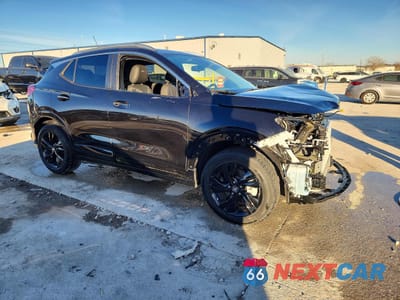 Czwarte zdjęcie samochodu z boku: 2024 BUICK ENCORE GX SPORT TOURING VIN:KL4AMDSL6RB186324 - miniatura