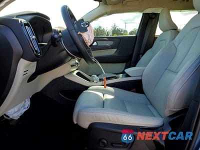 Zdjęcie 7 z 12 samochodu: 2024 VOLVO XC40 PLUS VIN:YV4L12UL0R2281483 - miniatura
