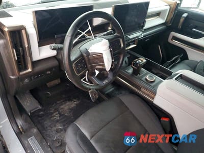 Zdjęcie 8 z 12 samochodu: 2025 GMC HUMMER SUV 2X VIN:1GKT0NDE3SU117393 - miniatura