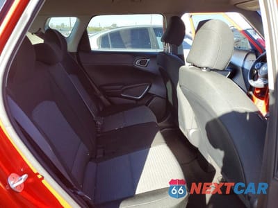 Zdjęcie 10 z 11 samochodu: 2021 KIA SOUL LX VIN:KNDJ23AU9M7141020 - miniatura