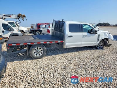 Trzecie zdjęcie samochodu z tyłu: 2024 FORD F250 SUPER DUTY FLATBED TRUCK VIN:1FT8W2BT7REE82390 - miniatura