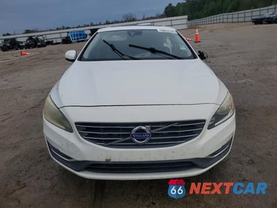Piąte zdjęcie samochodu w środku: 2016 VOLVO S60 PREMIER VIN:YV1612TK2G2394190 - miniatura