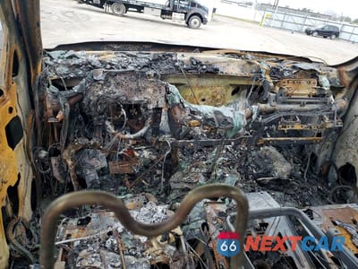 Zdjęcie 8 z 11 samochodu: 2008 GMC SIERRA K2500 HEAVY DUTY VIN:1GTHK23638F224851 - miniatura