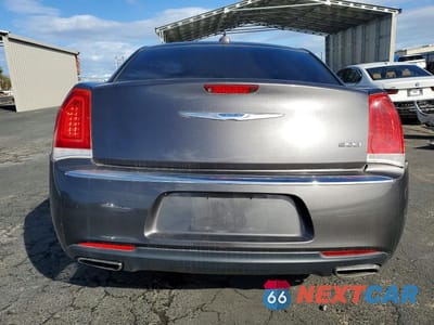 Zdjęcie 6 z 12 samochodu: 2019 CHRYSLER 300 LIMITED VIN:2C3CCAEG0KH555615 - miniatura