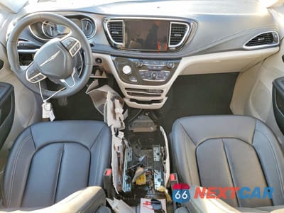 Zdjęcie 8 z 14 samochodu: 2024 CHRYSLER PACIFICA HYBRID SELECT VIN:2C4RC1S73RR150122 - miniatura