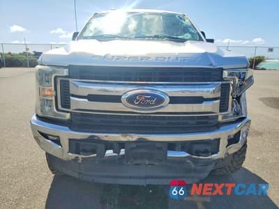 Piąte zdjęcie samochodu w środku: 2017 FORD F350 SUPER DUTY VIN:1FT7W3BT1HEB58979 - miniatura
