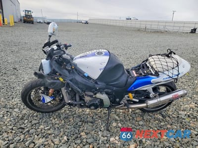 Trzecie zdjęcie samochodu z tyłu: 2004 SUZUKI GSX1300 R VIN:JS1GW71A642105353 - miniatura