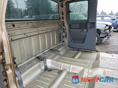 Zdjęcie 10 z 12 samochodu: 2004 CHEVROLET SILVERADO K2500 HEAVY DUTY VIN:1GCHK291X4E134723 - miniatura