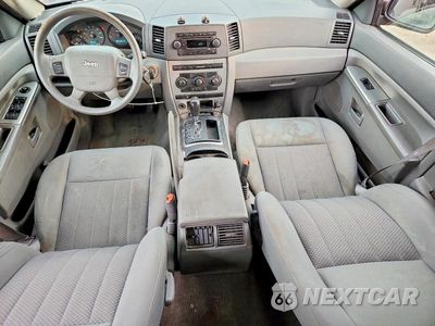 Zdjęcie 8 z 12 samochodu: 2006 JEEP GRAND CHEROKEE LAREDO VIN:1J4GR48K86C130871 - miniatura