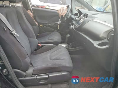 Zdjęcie 7 z 13 samochodu: 2010 HONDA FIT SPORT VIN:JHMGE8H43AC012020 - miniatura